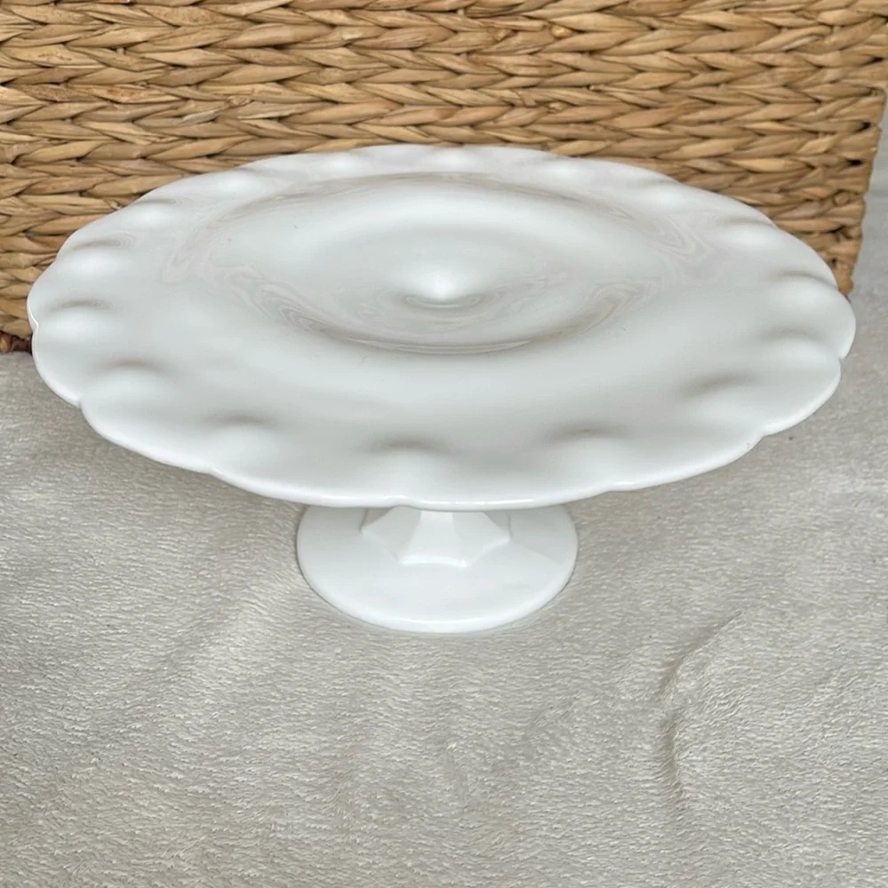 White Indiana Milk Glass Round Pedestal Teardrop Cake Platter 10 1/2” Scalloped